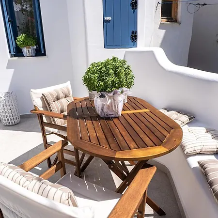 Terraegea Paros بيت للعطل